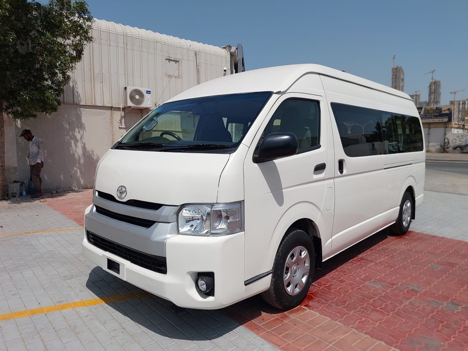 TOYOTA HIACE VAN