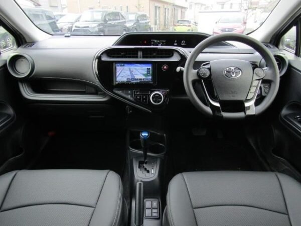 Toyota Aqua - Image 2