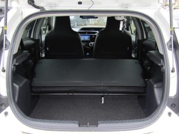 Toyota Aqua - Image 11