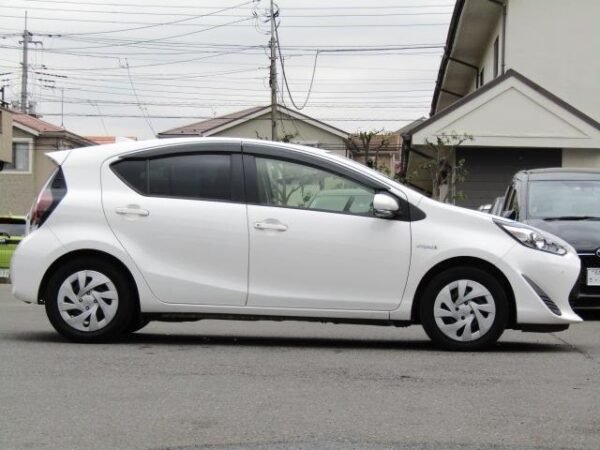 Toyota Aqua - Image 16