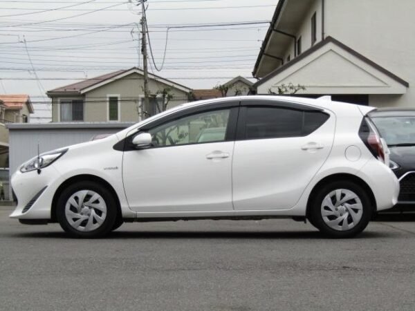 Toyota Aqua - Image 17