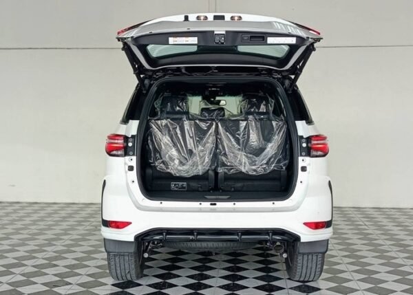 Toyota Fortuner - Image 4