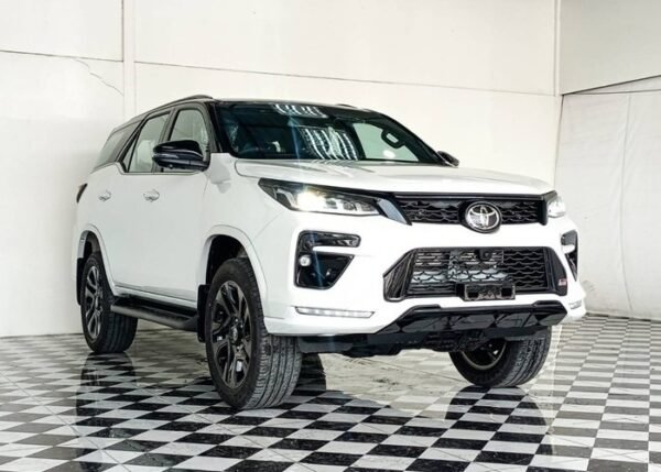 Toyota Fortuner - Image 7