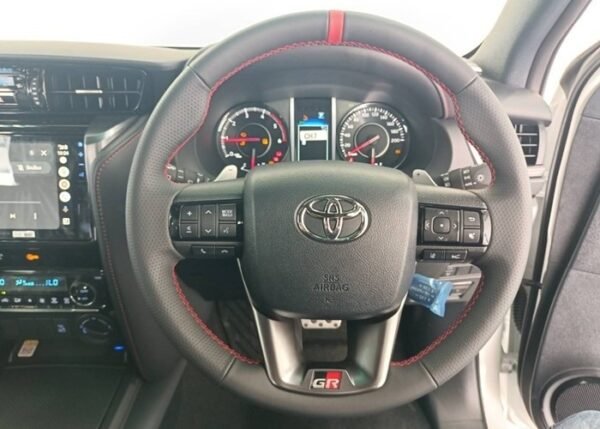 Toyota Fortuner - Image 13