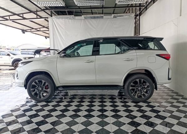 Toyota Fortuner - Image 16