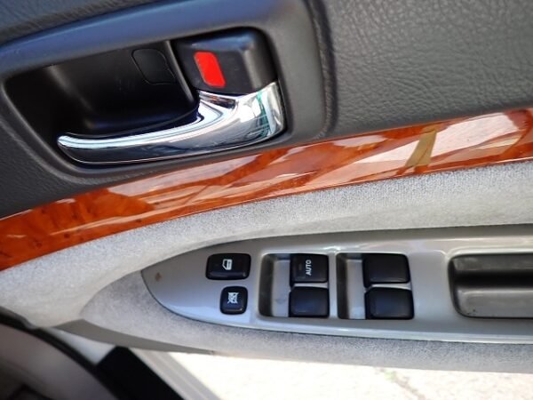 Toyota Mark 2 - Image 13